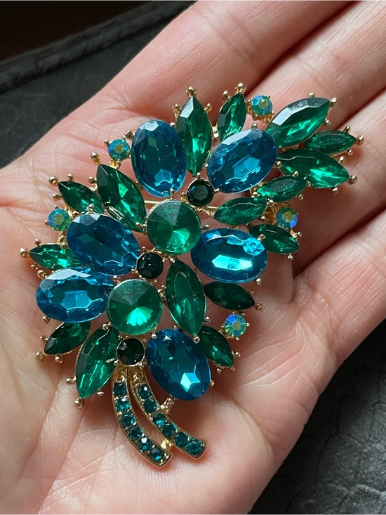 Jewelry - Emerald & Teal Crystal Floral Brooch - Women Jewelry
